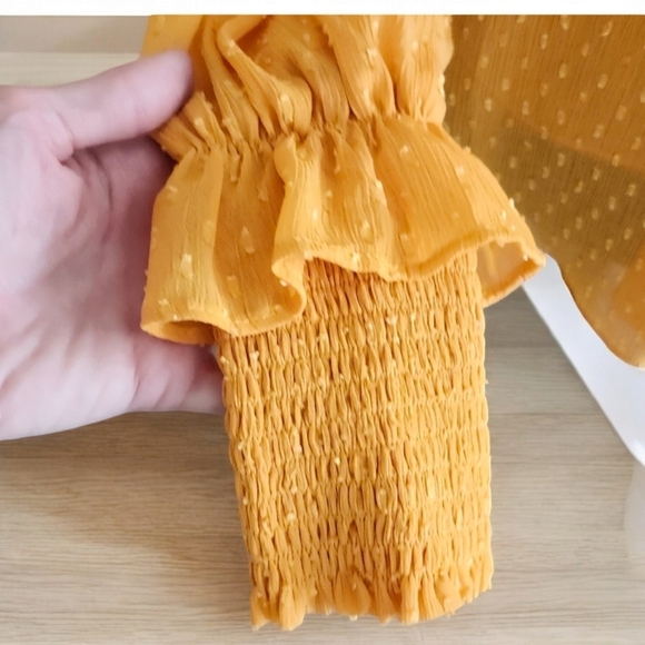 Beautiful Yellow Blouse - Picture 4 of 4